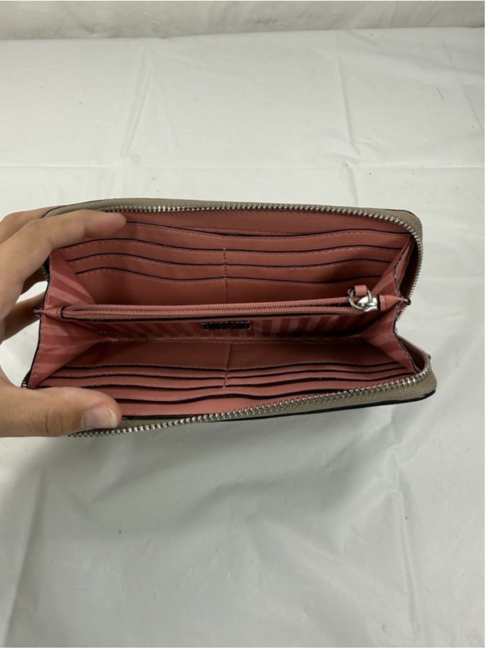 Victoria's Secret Wallet Large Bi-Fold Wallets For Women Gray Roses Floral Print - Picture 7 of 15